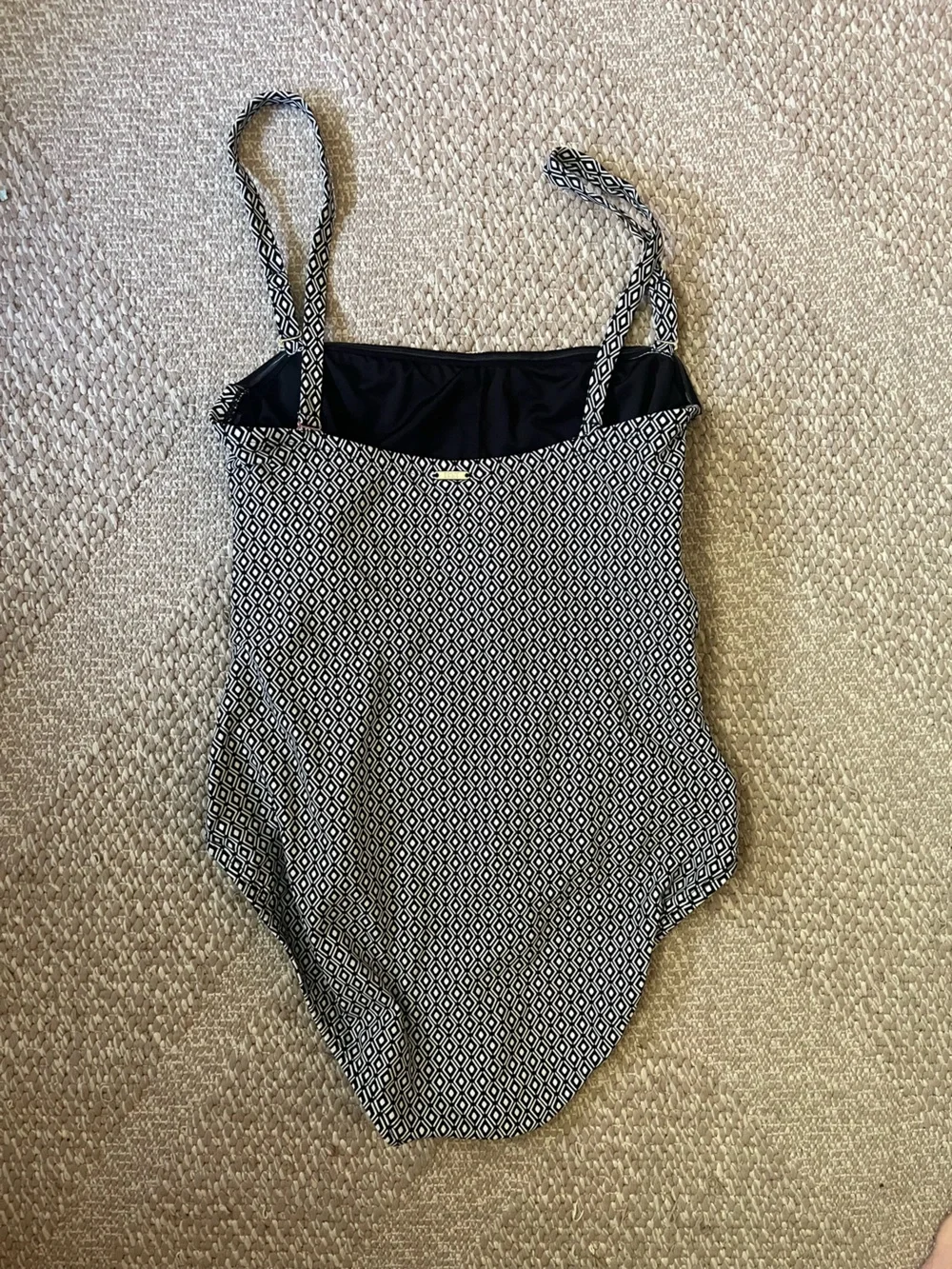 Dkny Black & White Diamond-Print One-Piece Swimsuit - Picture 5 of 5